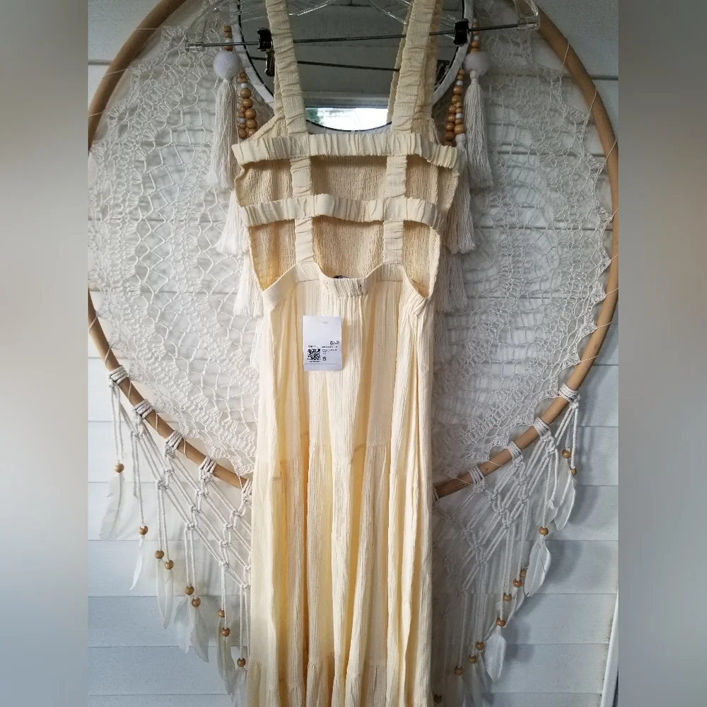 Forever 21 Cream Maxi Dress - Picture 3 of 3